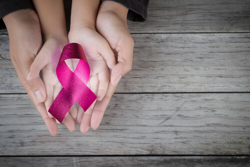 La leucemia en niños es uno de los tipos de cáncer que más les afecta.