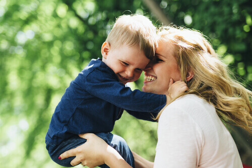 El amor de una madre es lo mejor que puede recibir un hijo.