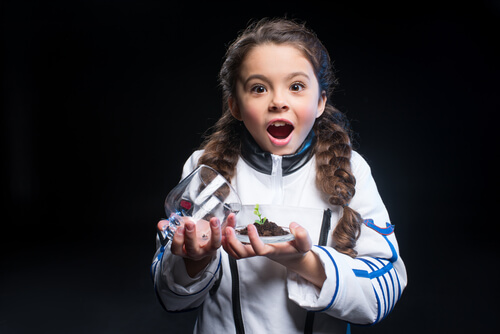 Il faut les inspirer, leur faire voir à quel point il est amusant d'apprendre l'espace.