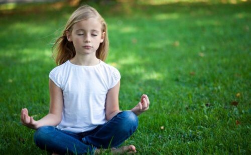 La meditación para niños tiene muchos efectos positivos para su desarrollo.