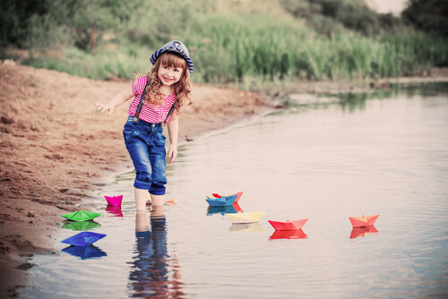 Dejar a los niños que tengan libertad es una de las misiones de los padres.