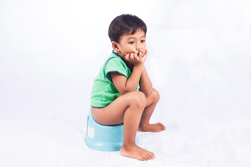 Estreñimiento en niños: ¿qué lo causa y cómo se soluciona?
