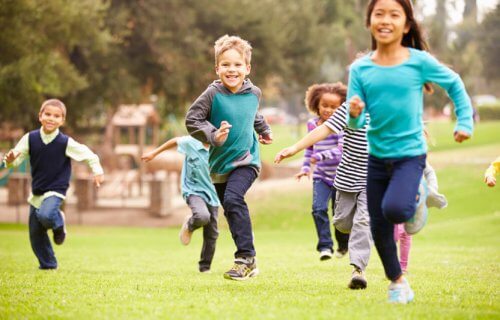Es bueno que los niños realicen ejercicio todos los días.