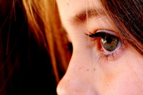 Los niños deben someterse a pruebas oculares con el fin de detectar problemas como el ojo vago.