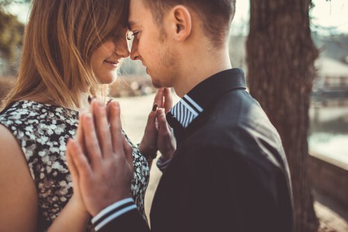 La adolescente enamorada buscará pasar todo el tiempo posible con su novio.
