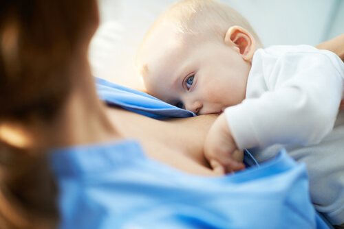Vence la ictericia infantil por medio de la lactancia materna.