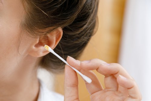 La higiene en los oídos es primordial para mantener su salud y funcionamiento.