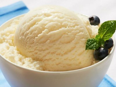 El helado casero de vainilla es una excelente opción para preparar postres sin lactosa.