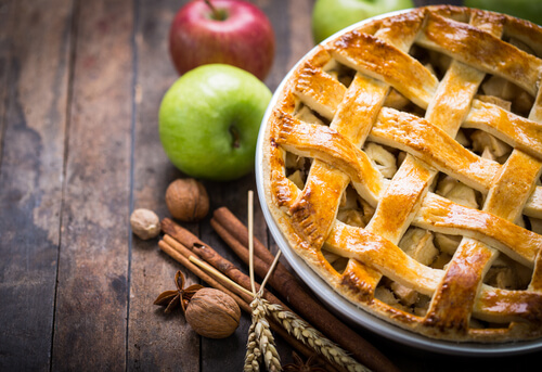 Uno de los postres para diabéticos preferidos es el pie de manzana y canela.