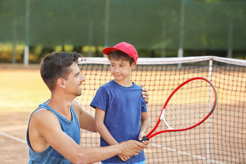 La ayuda de un entrenador a la hora de realizar un deporte muchas veces es necesaria.