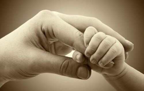 Formas de estimular el sentido del tacto del bebé