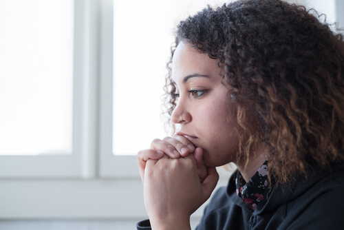 La solitude à l'adolescence est très commune.