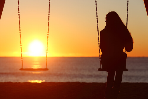Muchos adolescentes sufren la soledad.
