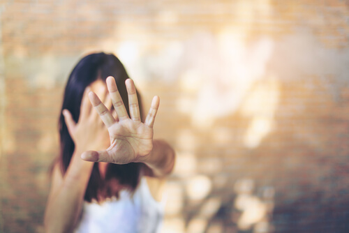 La violencia de géero debe prevenirse desde la adolescencia.