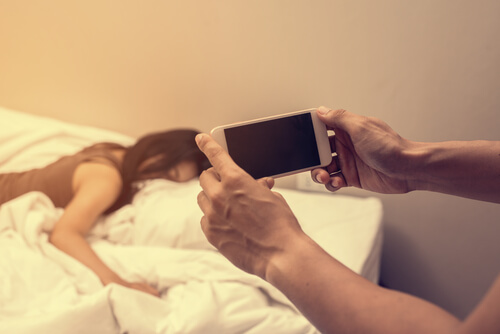 Sextorsión: qué es y qué precauciones tomar Sextorsión: qué es y qué precauciones tomar