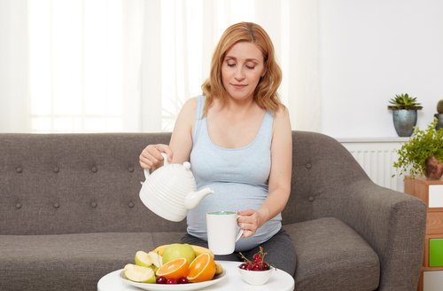El embarazo seguro después de los 30 se favorece con una dieta saludable.
