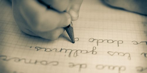 Escribir un diario personal es otra de las estrategias para motivas a niños escritores.
