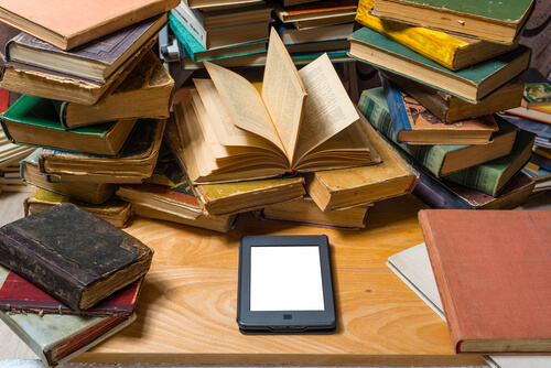 Batalla en las escuelas: ¿libro de papel o libro electrónico?