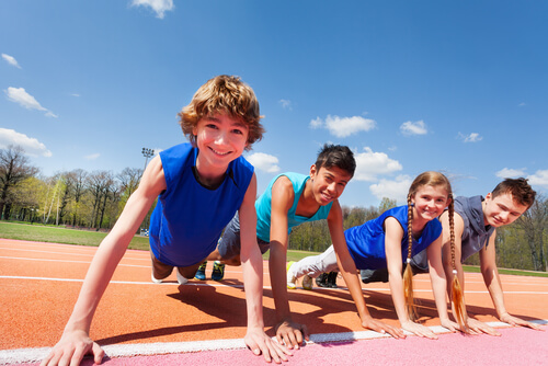 Los juegos de educación física aportan al bienestar del niño como cualquier otra práctica deportiva.