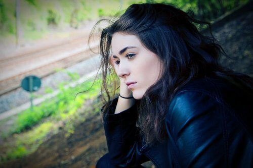 La adolescencia muchas veces es una etapa triste y difícil.