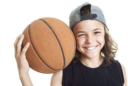 Baloncesto para niños: beneficios físicos, cognitivos y sociales