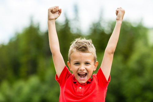 Existen dinámicas para mejorar la autoestima en niños.
