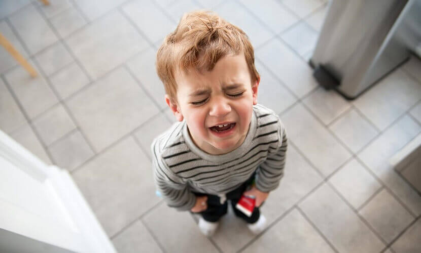 Los niños en edad escolar pueden llorar por múltiples motivos.