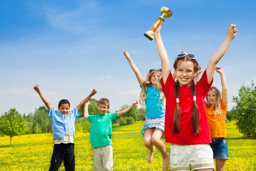 Los deportes en la educación infantil refuerza su cooperativismo y el trabajo en equipo.