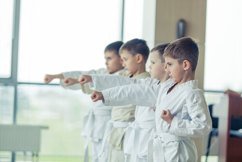 El taekwondo es un deporte poco agresivo.