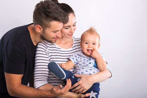 Los hábitos efectivos de crianza hacen familias más unidas y felices.