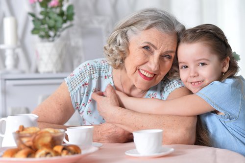 El tiempo compartido entre abuelos y nietos asegura que ambos se sientan amados.