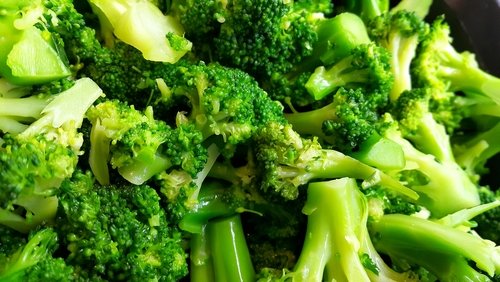 El brócoli es, por excelencia, una de las principales fuentes de ácido fólico en el embarazo.