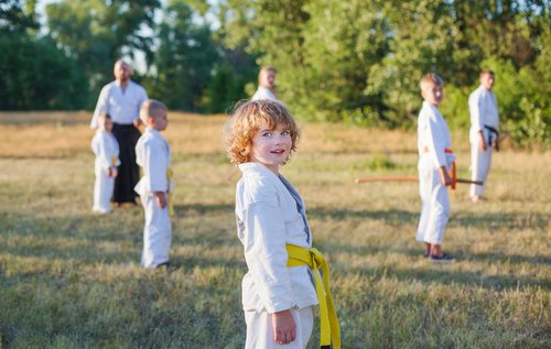 El Kung Fu para niños aporta grandes beneficios para su salud física y mental.