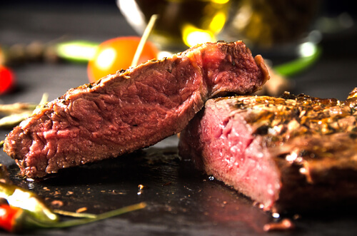 Los filetes de carne, además de prepararse rápido, son una fuente importante de proteínas.