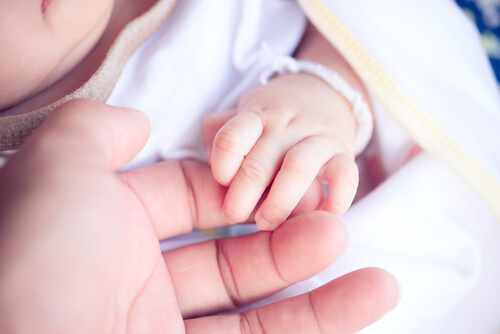 Cómo afecta la ausencia de la madre en los niños