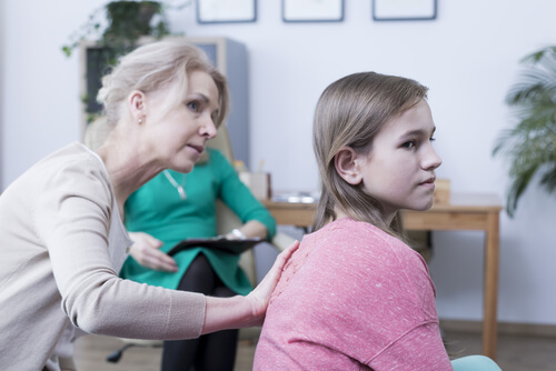 8 signos de que eres una mamá sobreprotectora
