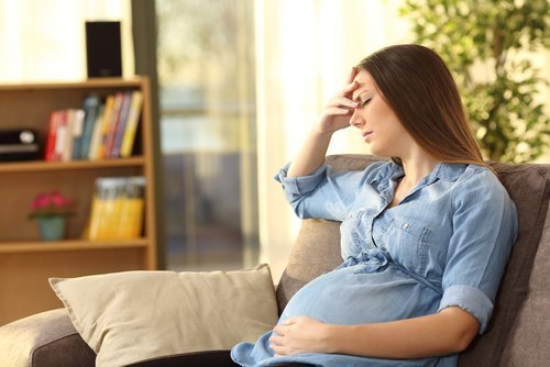 La candidiasis vaginal durante el embarazo puede provocarles molestias a las futuras mamás.