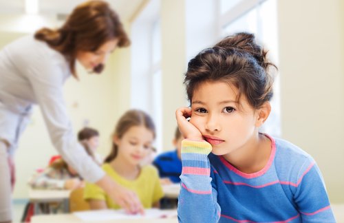 Los niños que se portan mal en clase suelen estar desmotivados.