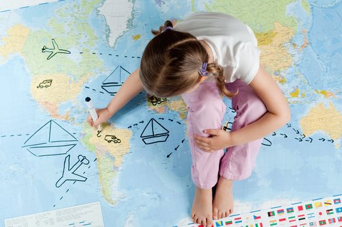 Viajar desde pequeño abre la mente de los niños a nuevos conceptos y experiencias.
