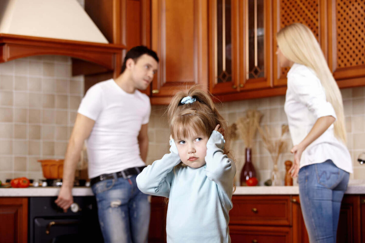 El mal humor de los padres puede afectar al desarrollo emocional de los niños.