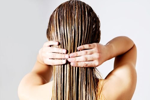 Teñir el pelo durante la lactancia requiere de ciertos cuidados especiales.