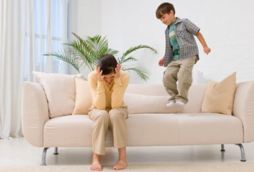Il y a des enfants qui se comportent moins bien avec leurs parents par manque d'attention.
