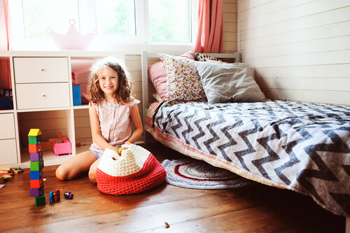 Organizar una habitación para dos niños requiere de organización y practicidad.