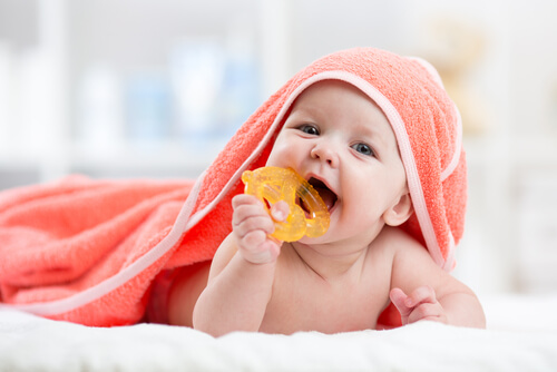 El dolor de encías es normal durante los primeros meses de vida del bebé.