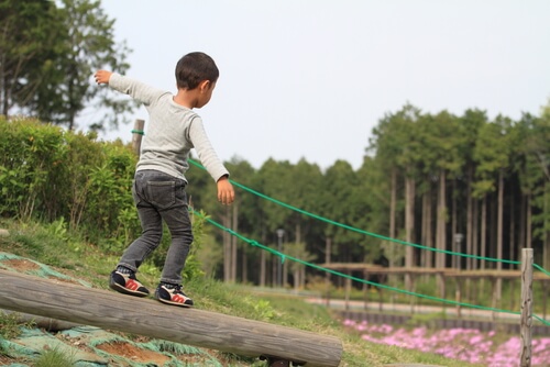 7 ejercicios para mejorar el equilibrio de los niños