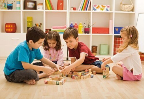 Crear una zona de juegos para niños requiere un poco de creatividad y algo de espacio.