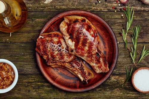 La ternera con zumo de limón es una de las mejores recetas saladas para el tercer trimestre de embarazo.