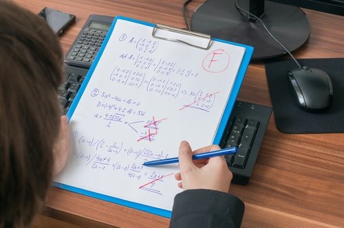 Calificaciones escolares: ¿qué hacer como padres?