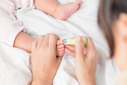 Algunos bebés sufren en el momento en el que se le deben cortar las uñas.