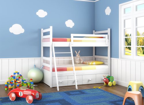 Al organizar las habitaciones con 3 hermanos, las literas pueden ser de gran ayuda.